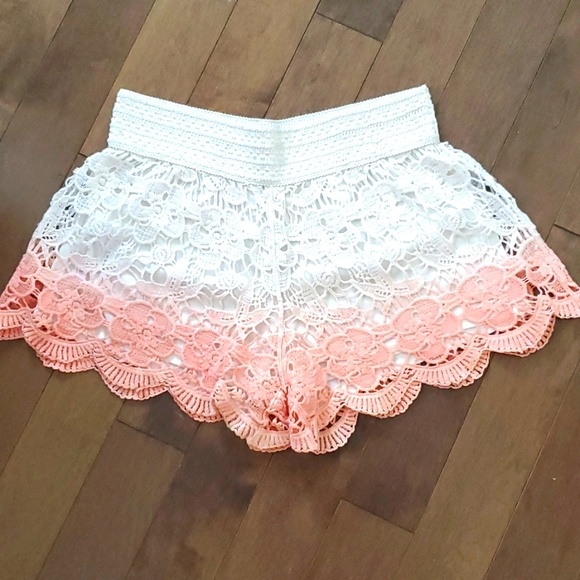 High Waisted Lace Shorts - Picture 2 of 4